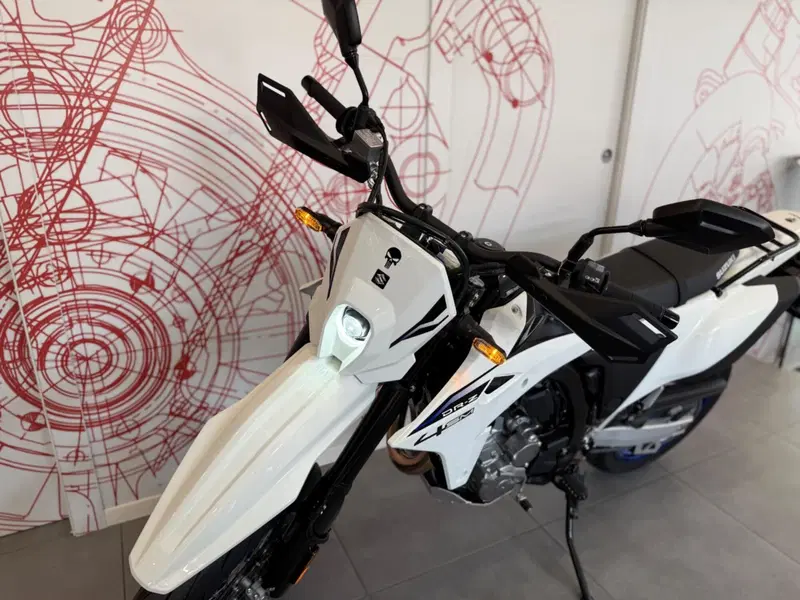 Suzuki DR-Z4SM (2025 - 26) (14)
