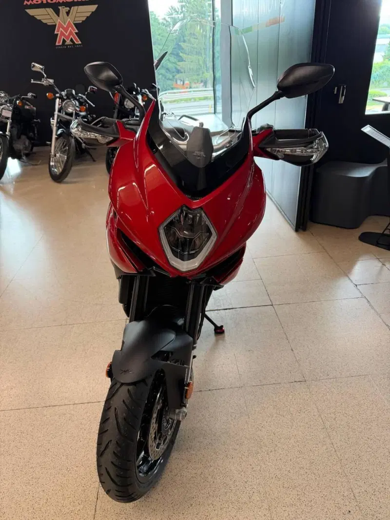 MV Agusta Turismo Veloce 800 R (2023 - 26) (2)