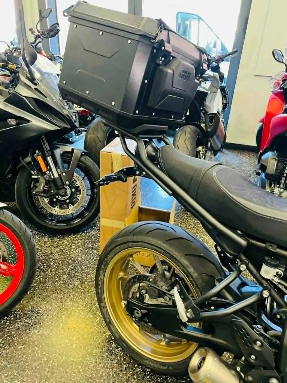 Yamaha XSR 700 (2022 - 26) (4)