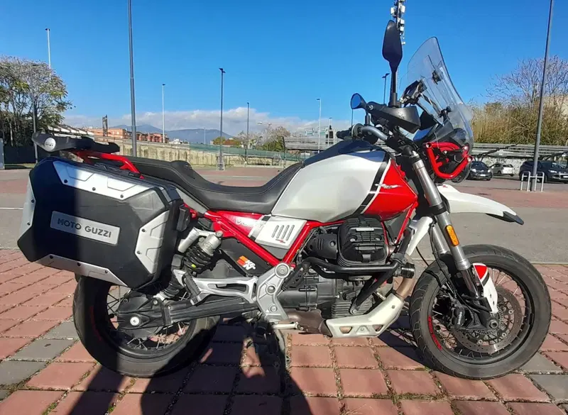 Moto Guzzi V85 TT Evocative Graphics (2019 - 20)