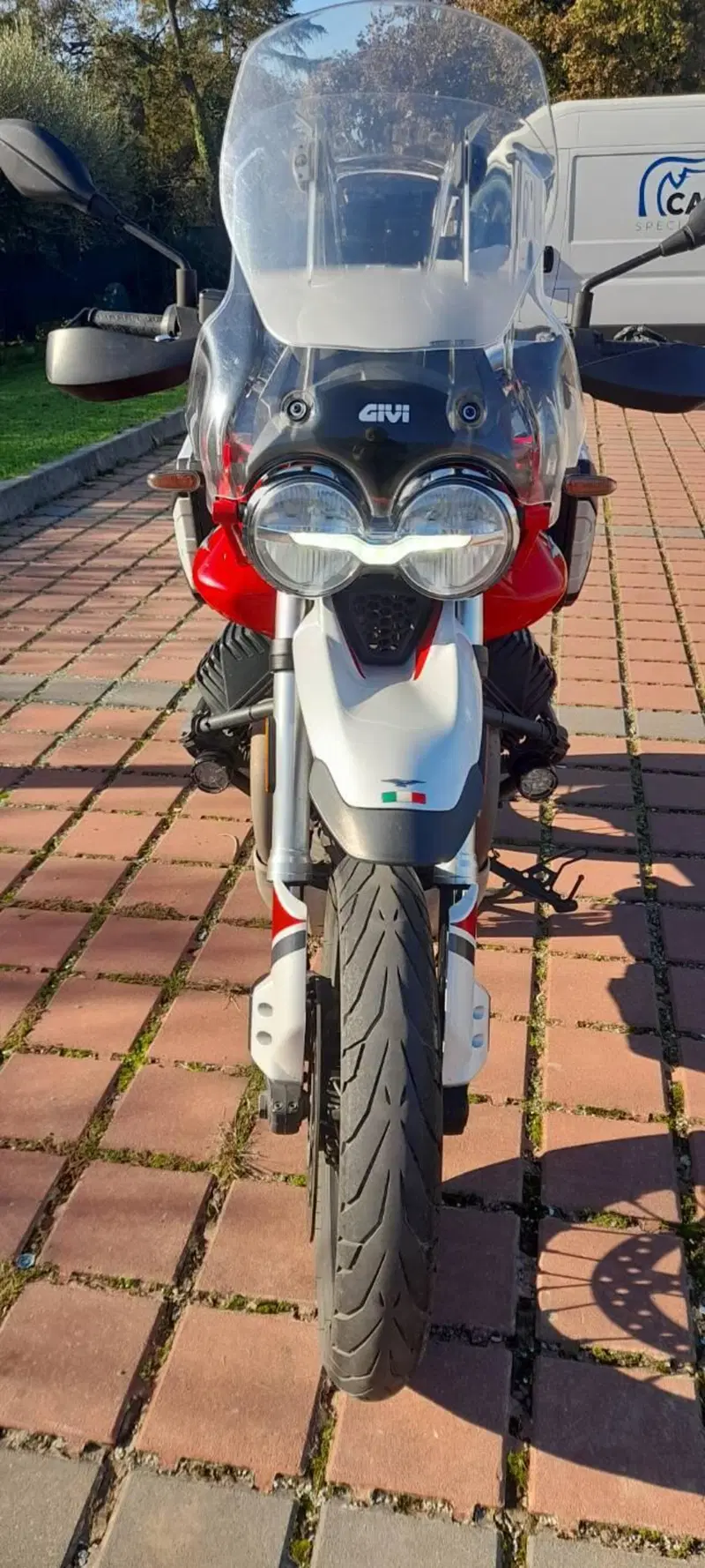 Moto Guzzi V85 TT Evocative Graphics (2019 - 20) (10)