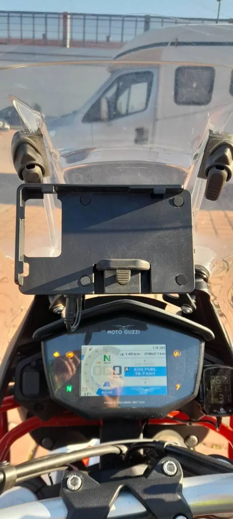 Moto Guzzi V85 TT Evocative Graphics (2019 - 20) (11)