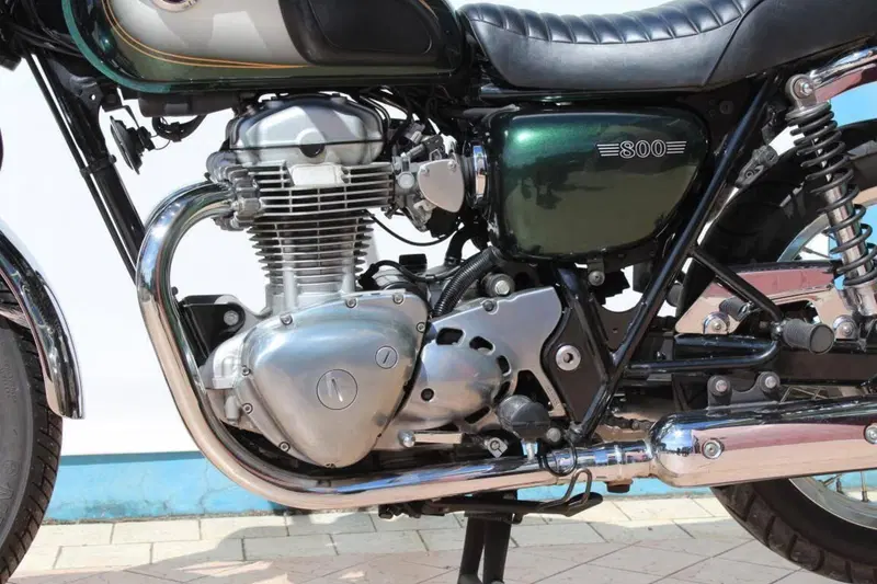 Kawasaki W 800 (2010 - 17) (4)
