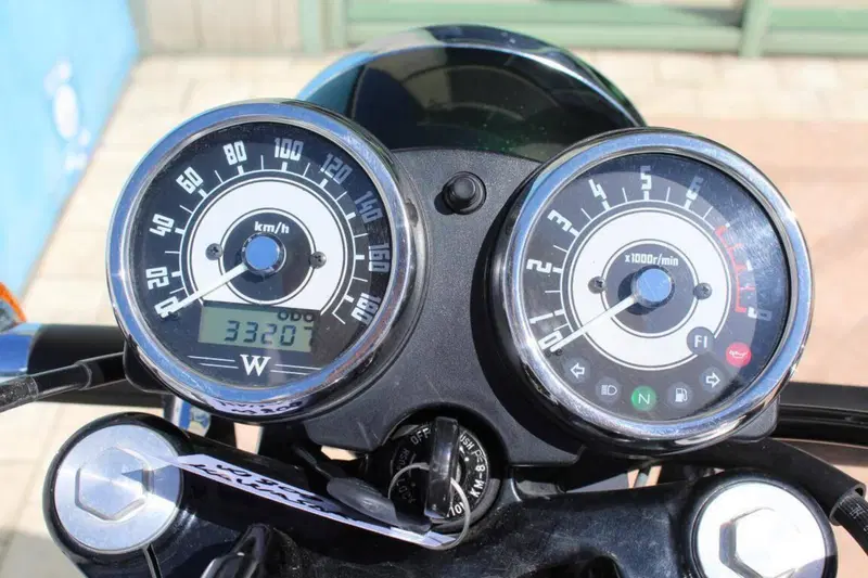 Kawasaki W 800 (2010 - 17) (12)