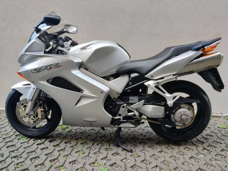 Honda VFR 800 ABS (2002 - 06) (3)