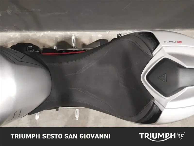 Triumph Street Triple 765 RX (2026) (6)