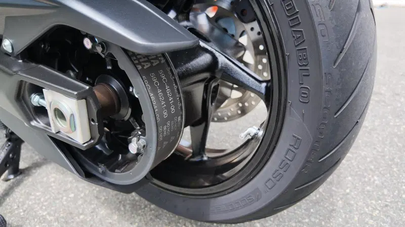 Yamaha T-Max 530 (2015 - 16) (8)
