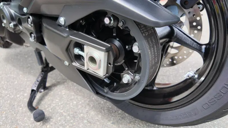 Yamaha T-Max 530 (2015 - 16) (9)