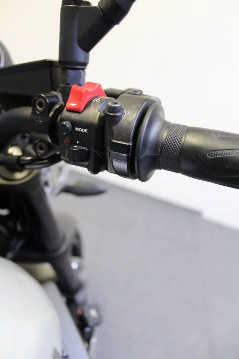 Yamaha XSR 900 ABS (2016 - 20) (12)