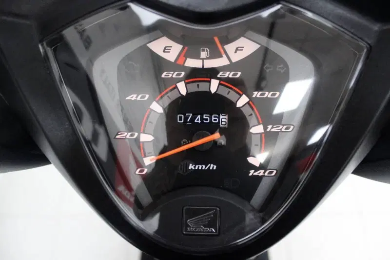 Honda Vision 110 (2011 - 16) (6)
