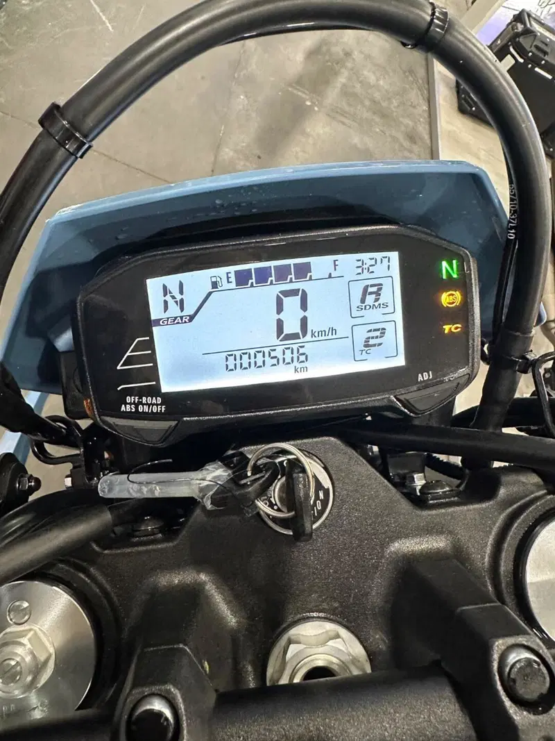 Suzuki DR-Z4SM (2025 - 26) (10)