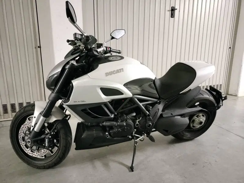 Ducati Diavel 1200 (2010 - 13)
