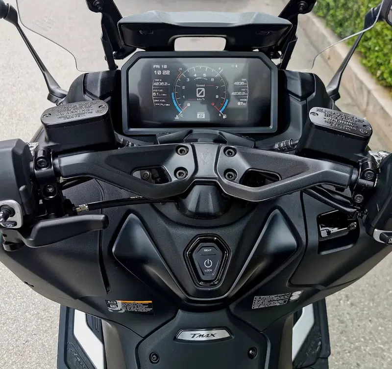 Yamaha T-Max 560 (2022 - 24) (6)
