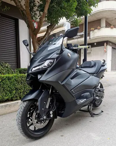 Yamaha T-Max 560 (2022 - 24) usata