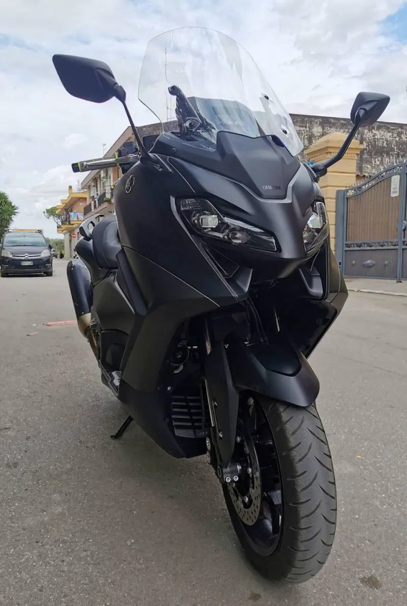 Yamaha T-Max 560 (2022 - 24) (4)