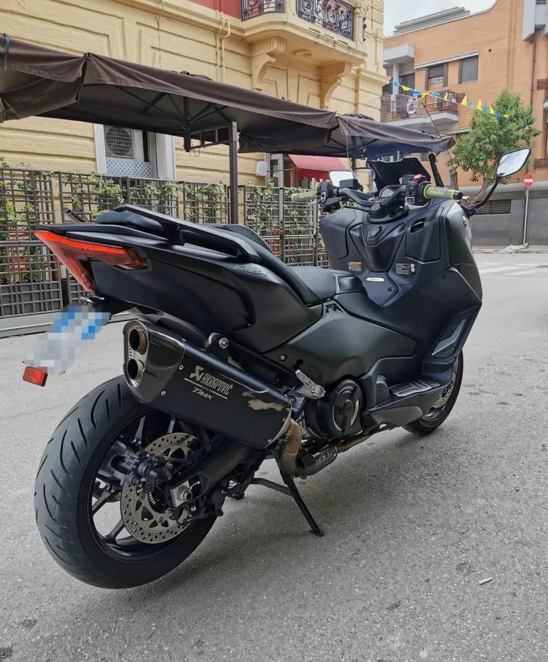 Yamaha T-Max 560 (2022 - 24) (5)