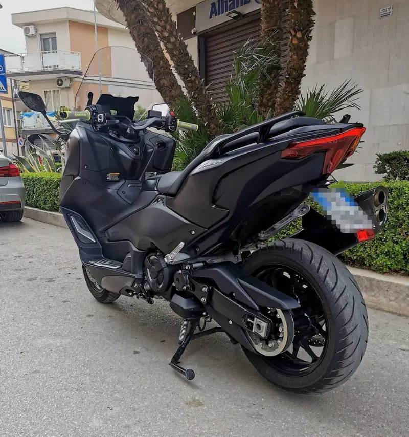 Yamaha T-Max 560 (2022 - 24) (3)