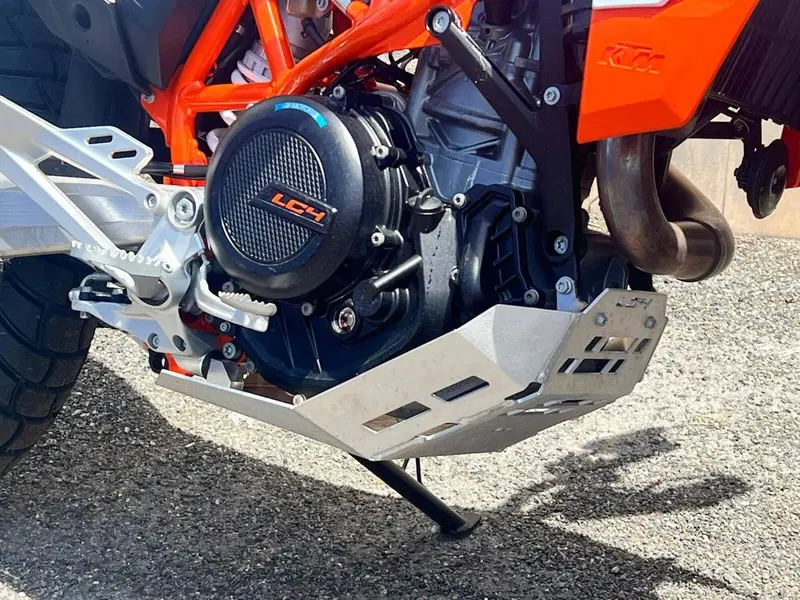 KTM 690 Enduro R (2026) (3)