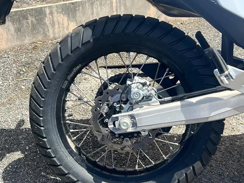 KTM 690 Enduro R (2026) (4)
