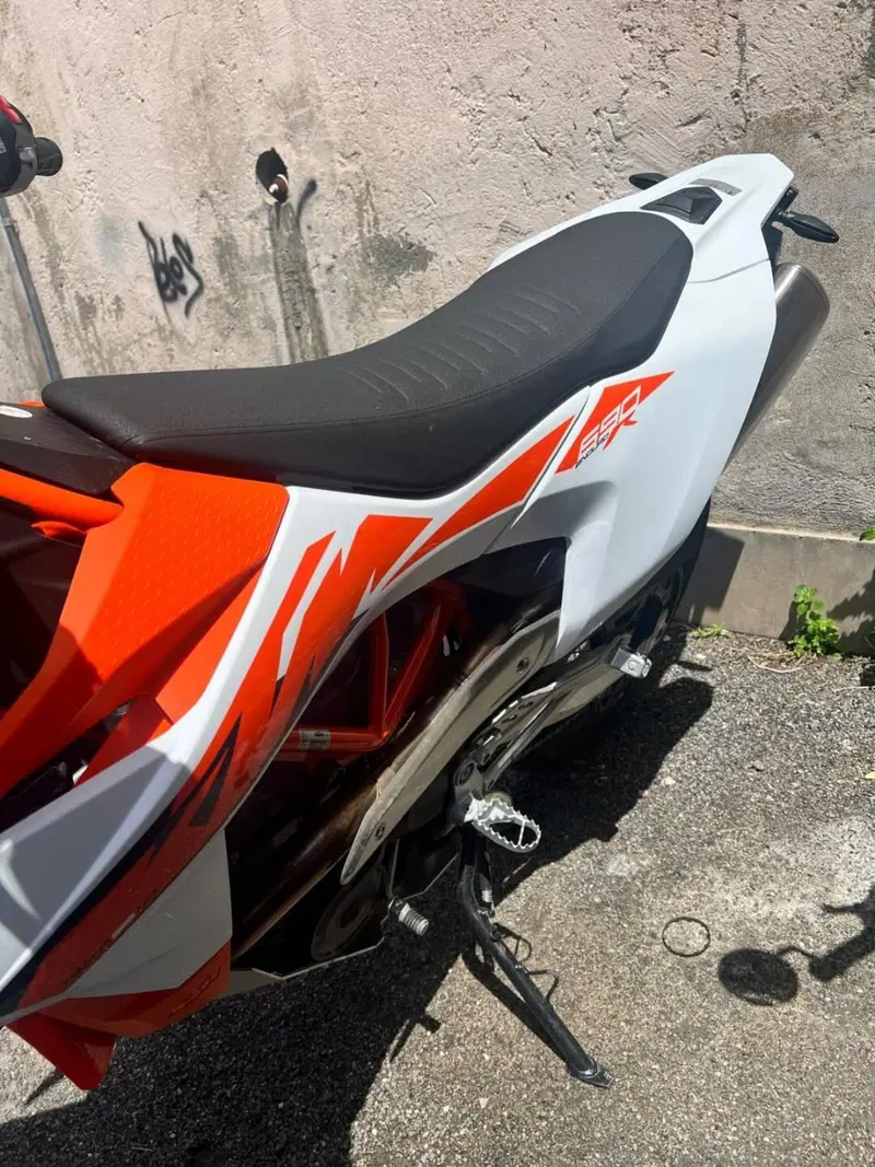 KTM 690 Enduro R (2026) (5)