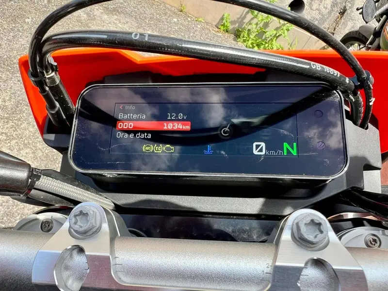 KTM 690 Enduro R (2026) (6)