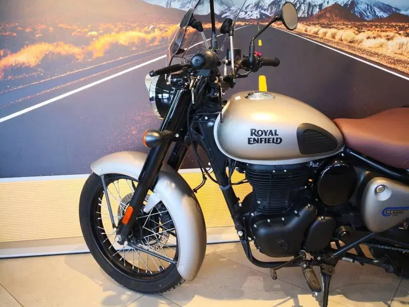 Royal Enfield Classic 350 (2021 - 26) (10)