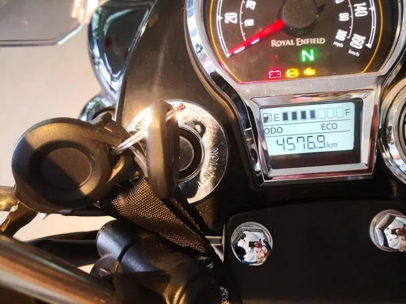 Royal Enfield Classic 350 (2021 - 26) (12)