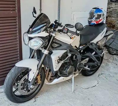 Triumph Street Triple R (2009 - 12) usata