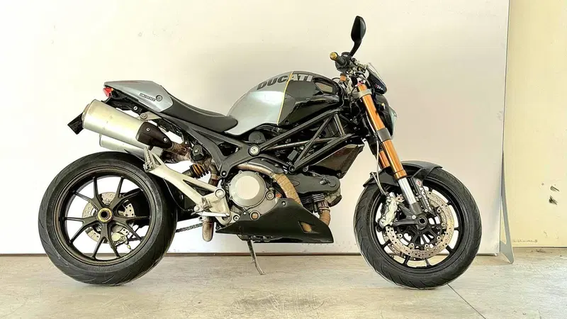 Ducati Monster 1100 (2009 -10) (2)