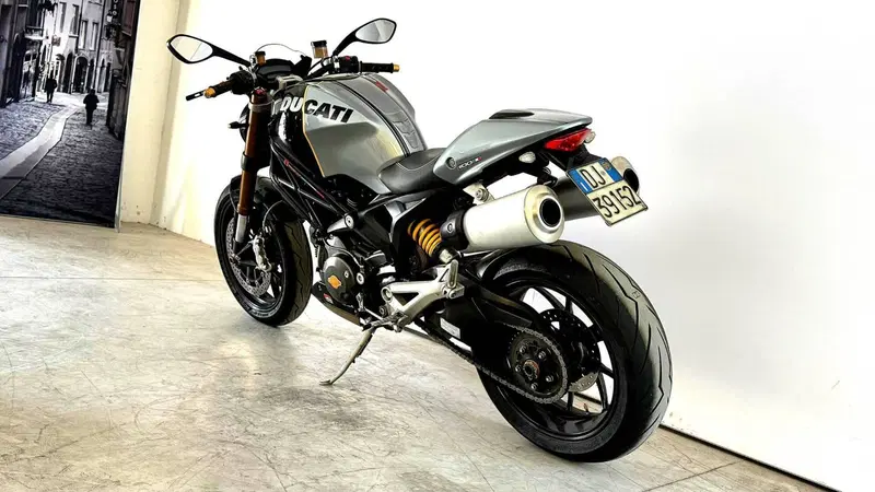 Ducati Monster 1100 (2009 -10) (4)