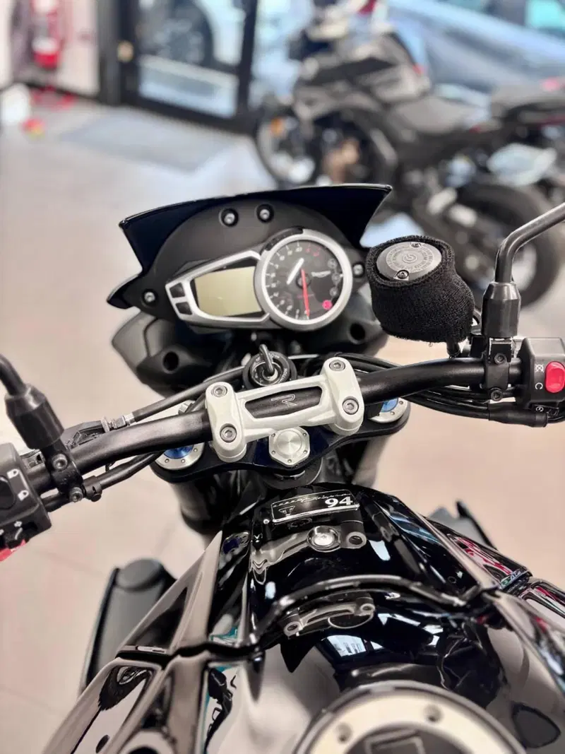 Triumph Speed Triple 1050 R ABS (2011 - 15) (5)