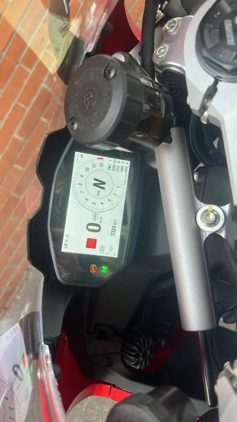 Ducati Panigale V2 (2021 - 24) (4)