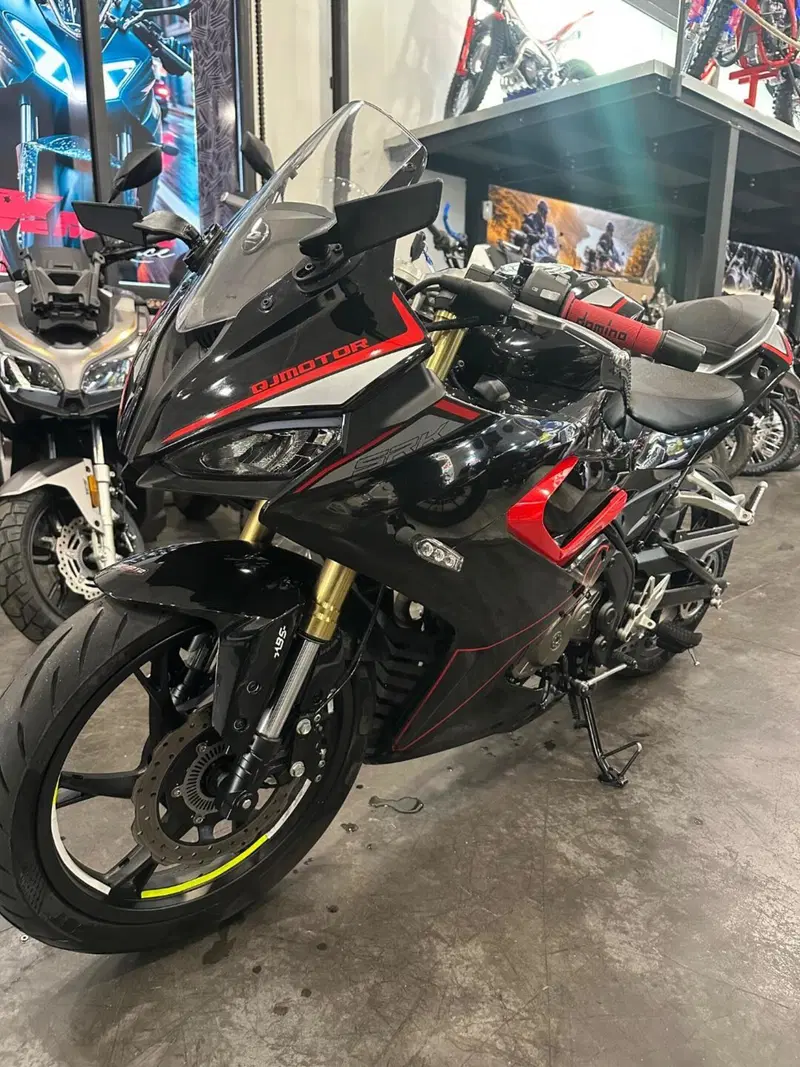 QJ Motor SRK 125 R (2025 - 26)