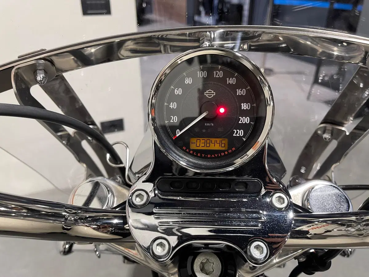 Harley-Davidson 1200 SuperLow (2014 - 16) - XL 1200T (11)