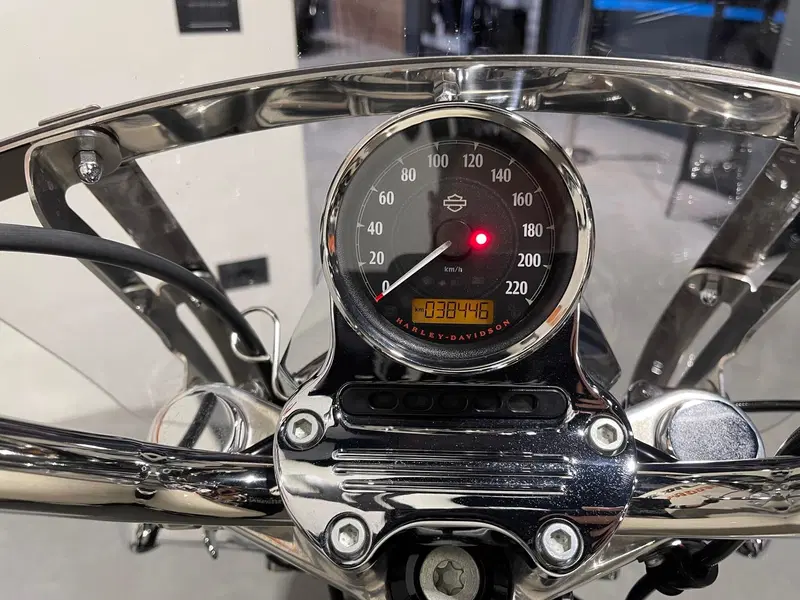 Harley-Davidson 1200 SuperLow (2014 - 16) - XL 1200T (11)