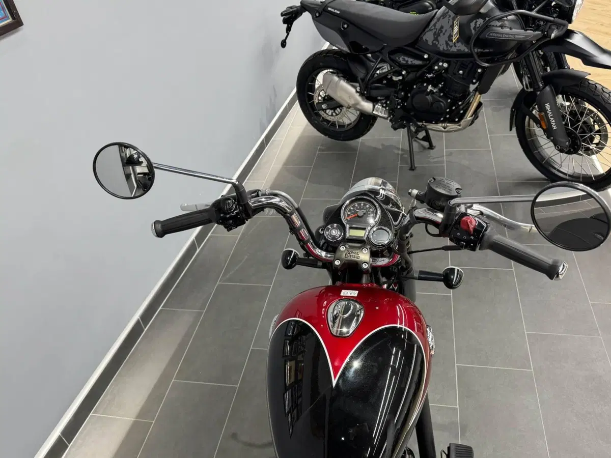 Royal Enfield Goan Classic 350 (2025 - 26) (6)