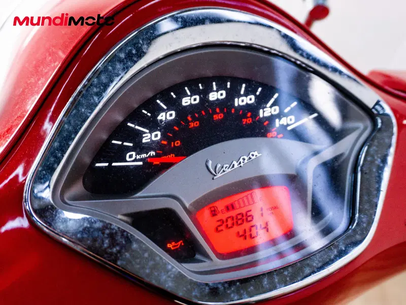 Vespa GTS 300 ABS (2014 - 16) (12)