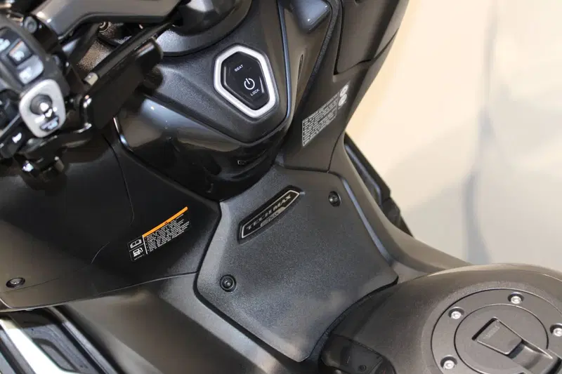 Yamaha T-Max 560 Tech Max (2022 - 24) (5)
