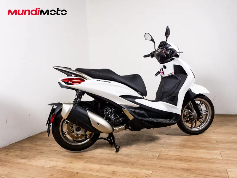 Piaggio Beverly 300 Hpe (2021) (3)