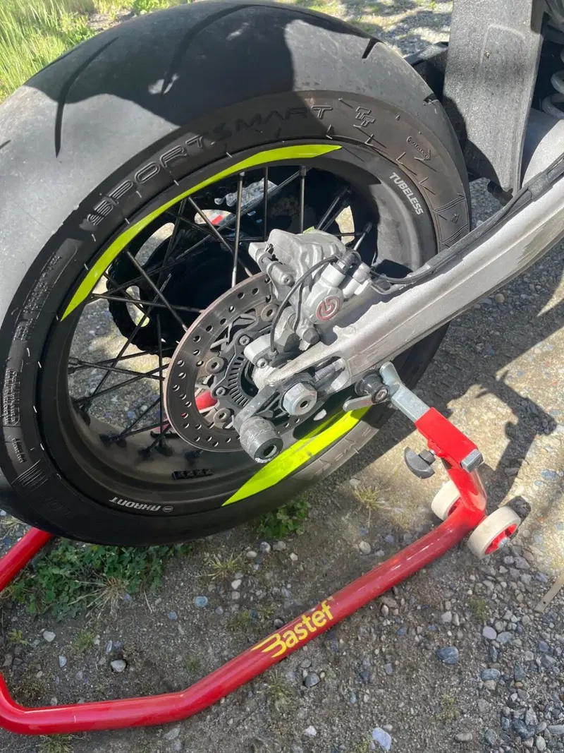 Husqvarna 701 Supermoto (2023 - 25) (5)