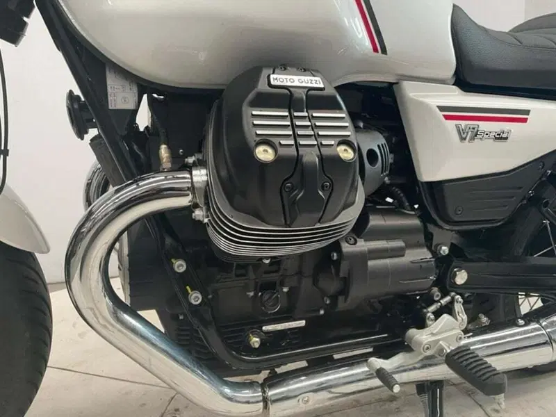 Moto Guzzi V7 Special (2025 - 26) (5)
