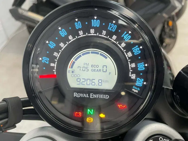 Royal Enfield Super Meteor 650 (2023 - 26) (3)