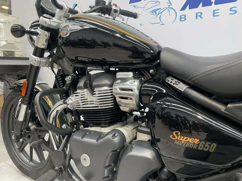 Royal Enfield Super Meteor 650 (2023 - 26) (4)