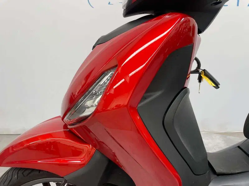 Piaggio Beverly 300 S ABS-ASR (2021 - 25) (4)