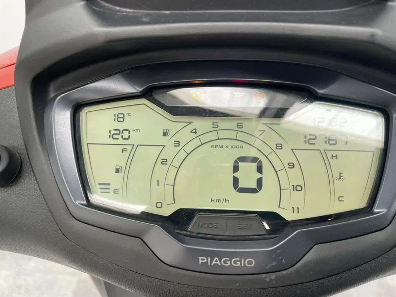 Piaggio Beverly 300 S ABS-ASR (2021 - 25) (5)