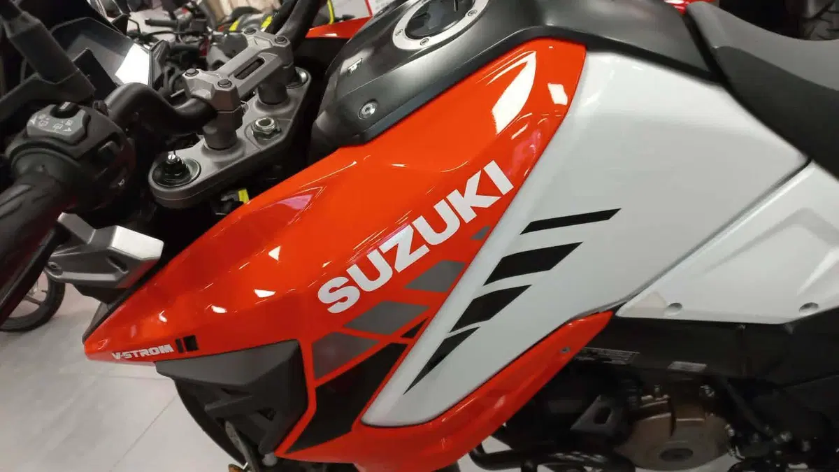 Suzuki V-Strom 1050XT (2020 - 23) (2)