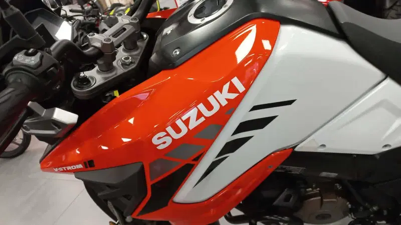 Suzuki V-Strom 1050XT (2020 - 23) (2)