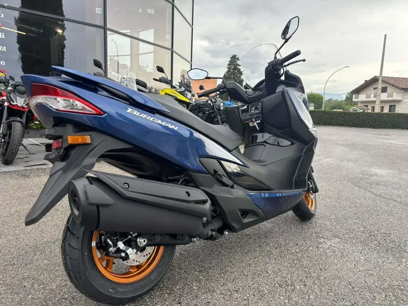 Suzuki Burgman 400 (2025 - 26) (3)