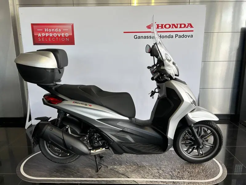 Piaggio Beverly 300 Hpe (2021)
