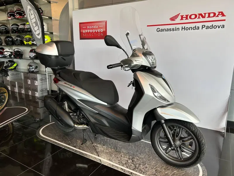 Piaggio Beverly 300 Hpe (2021) (3)